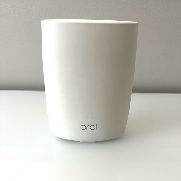 “Netgear Orbi Mesh WiFi Router Model RBR50 Fast Tri-Band-Works Great! - Picture 1 of 9